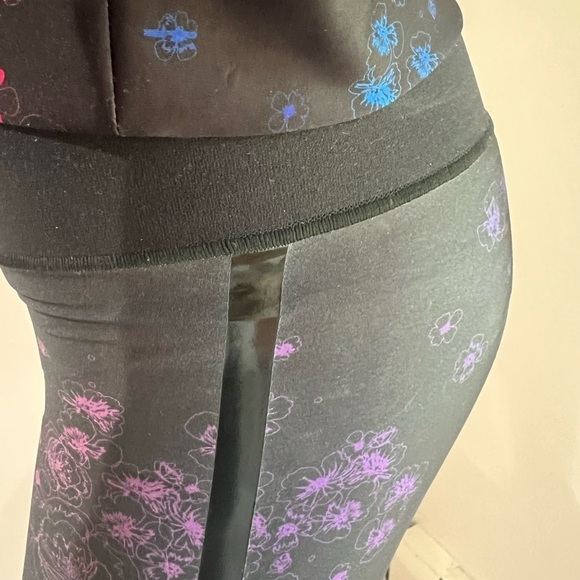 Ultracor Serendipity Pink Patent Cropped Hoodie and Sprinter High Leggin… - Picture 10 of 15